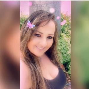 Meet your Posher, Zeina